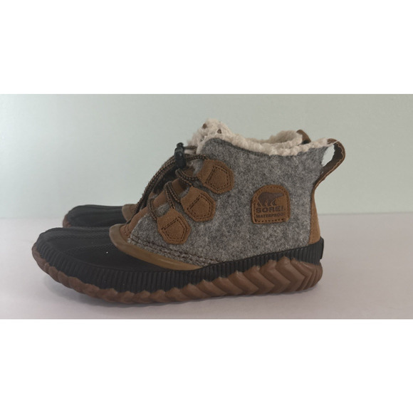 Sorel Out N About Classic Waterproof Boots Girls Youth Big Kids Size 4 - Picture 1 of 6